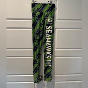 Zubaz NFL Women's Seattle Seahawks Diagonal Streak Leggings Size X-Small